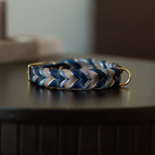 Fast halsband - Mörkblå & Greige (41+8,5 cm)