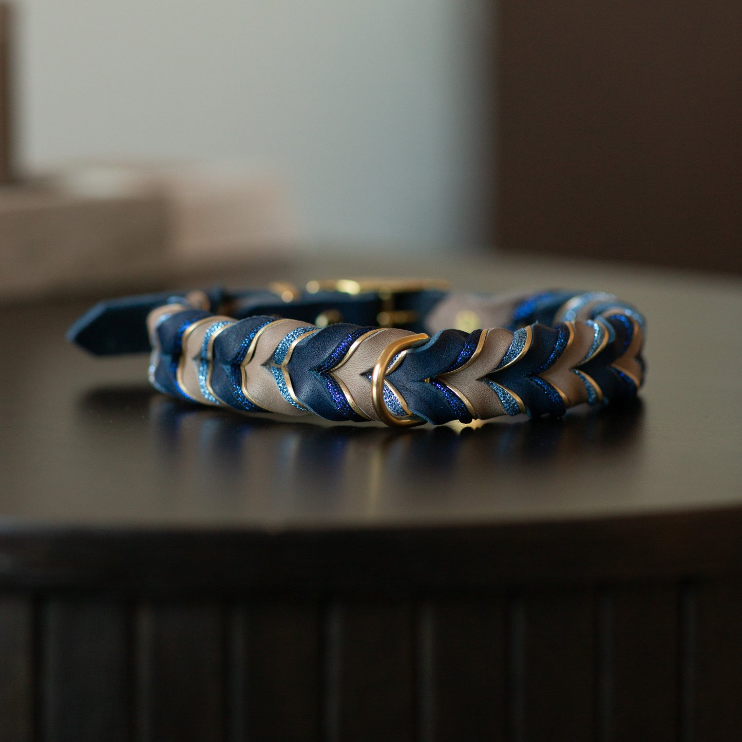 Fast halsband - Mörkblå & Greige (41+8,5 cm)